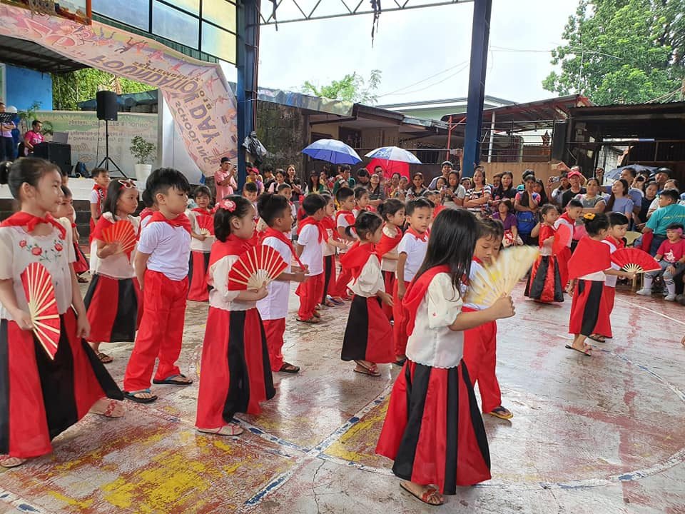Pupils in Filipiniana costume during Foundation Day